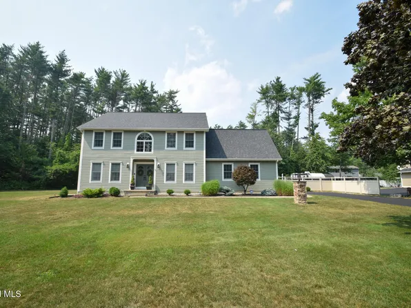 8 Mohawk Trail, Queensbury, NY 12804