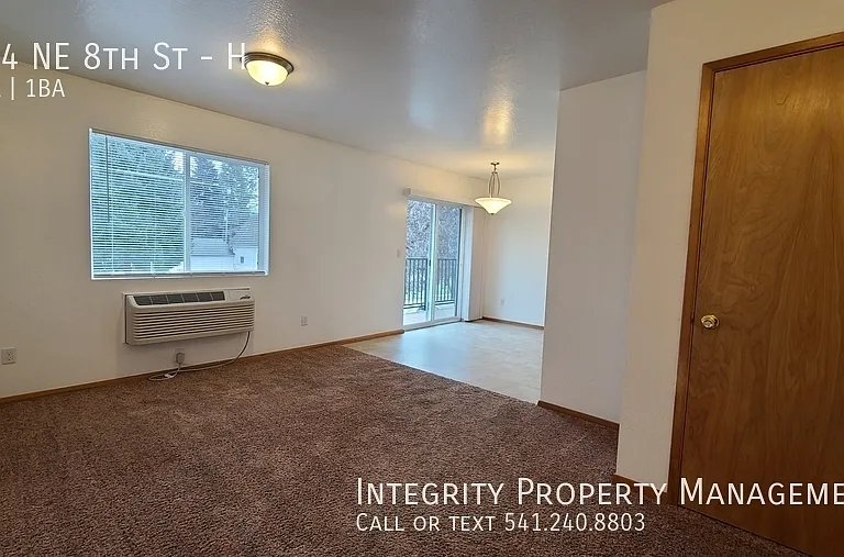 704 NE 8th St #H — Photo 3