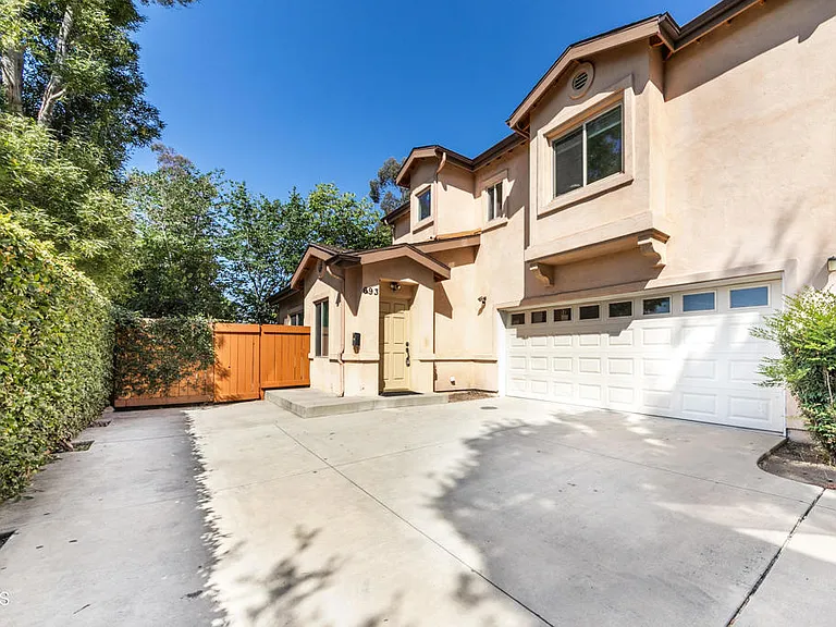 693 Cypress Ave — Photo 1
