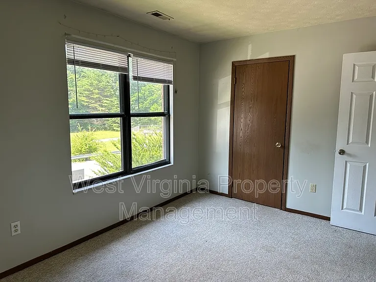 82 Beagle Club Rd #5 — Photo 6