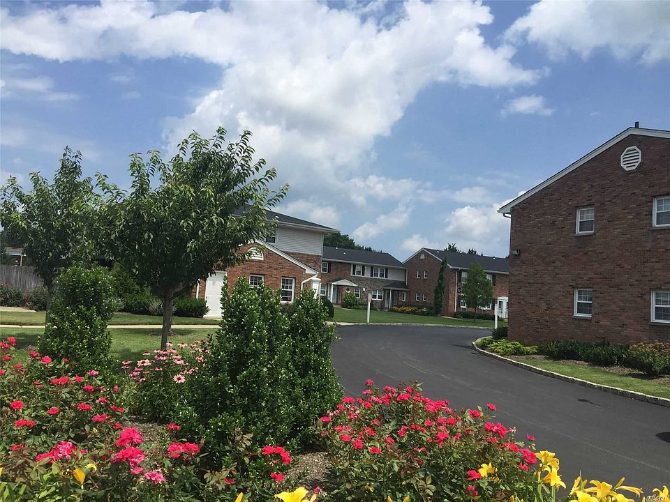 1st image of 348 Kensington Ln