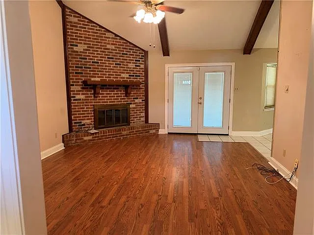 4 bed, 2.0 bath, 1800 sqft, $1,800 — Photo 4
