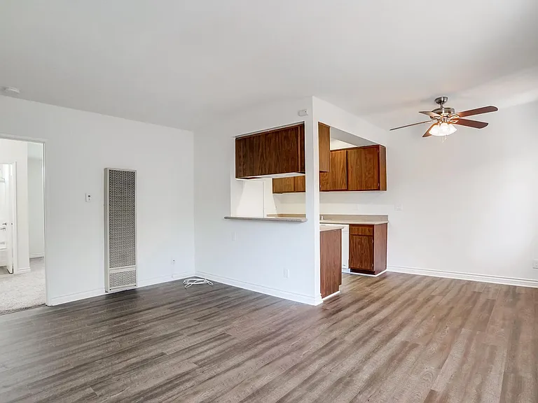 520 W. Wilson — Photo 3