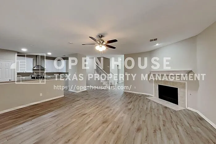 5 bed, 3.0 bath, 3049 sqft, $2,755 — Photo 4