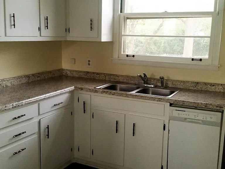 4005 Mem Pkwy N — Photo 6