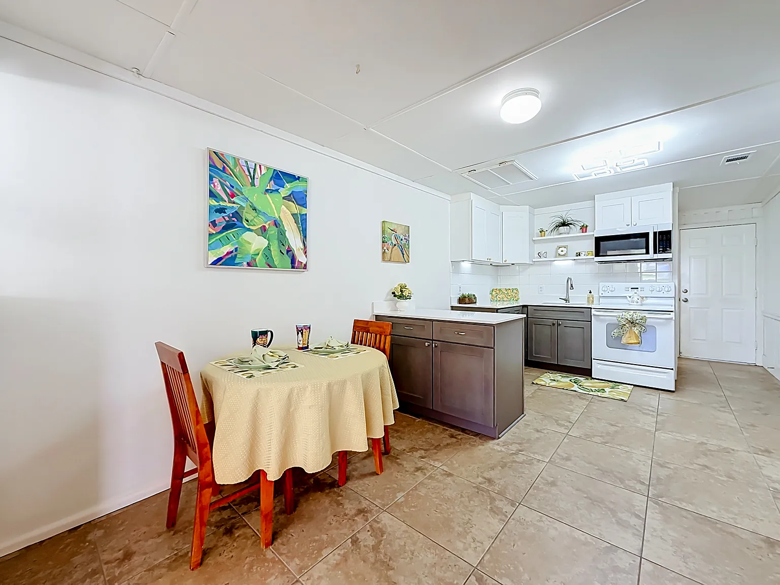 2 bed, 680 sqft, $2,500 — Photo 2