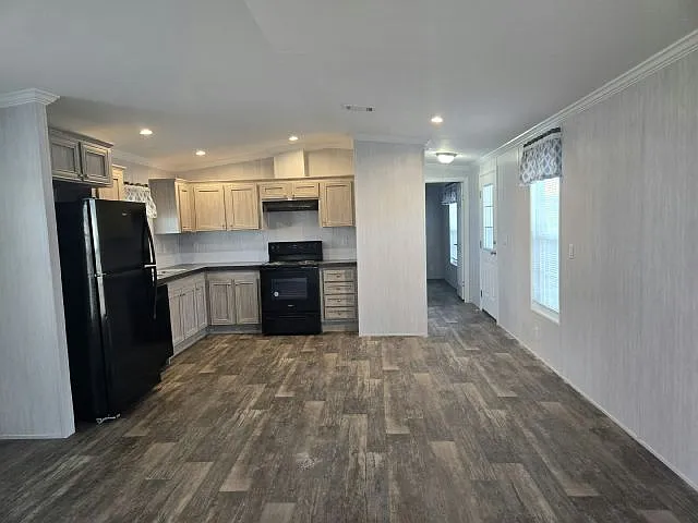 3 bed, 2.0 bath, 960 sqft, $1,750 — Photo 2