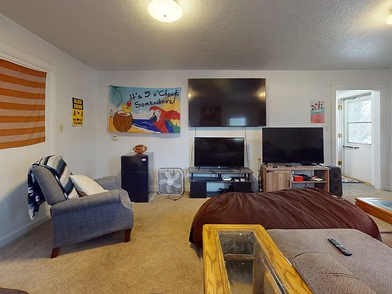 147 Campus Ave — Photo 3