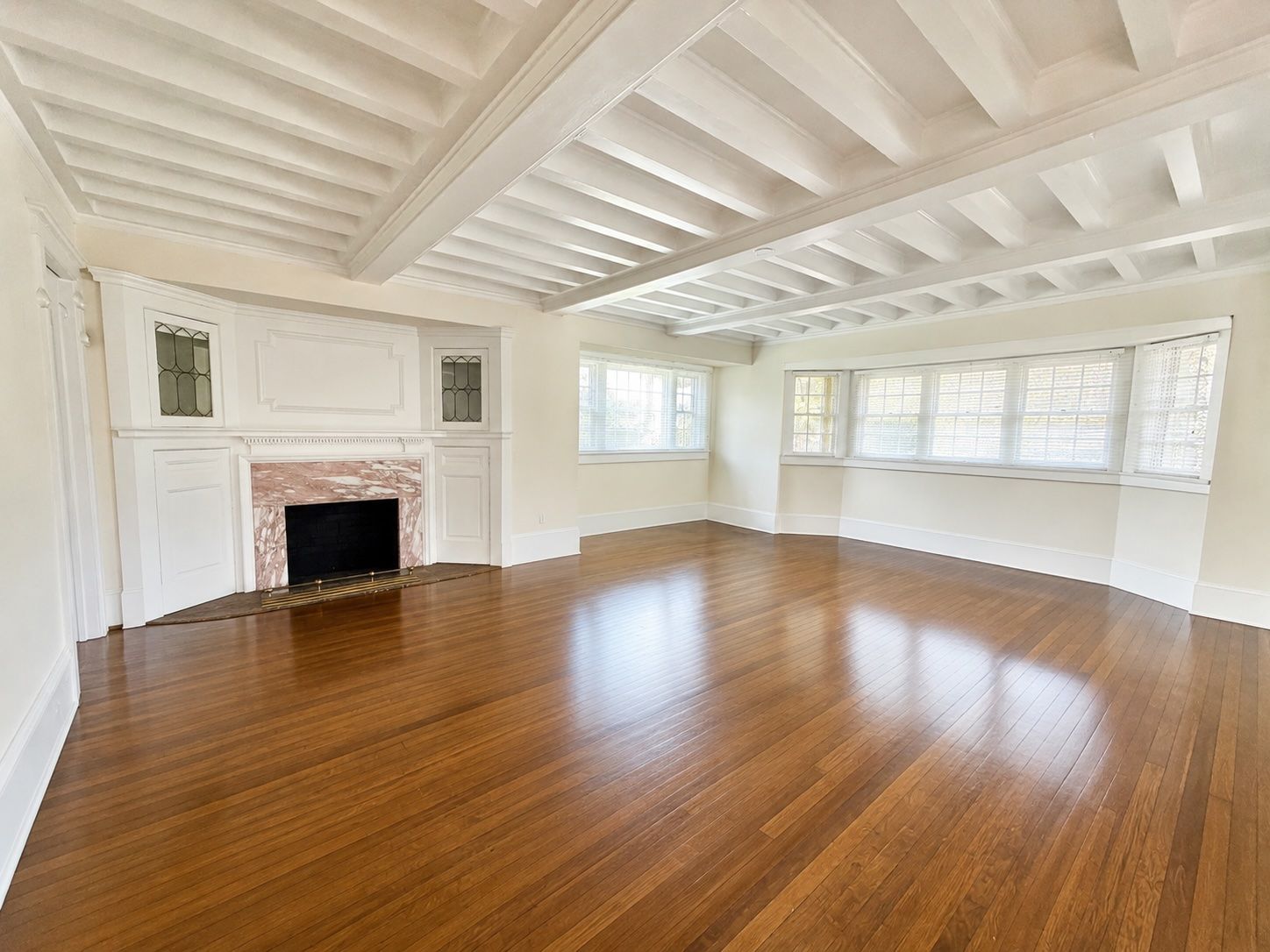  Dining room - furnishings digitally removed