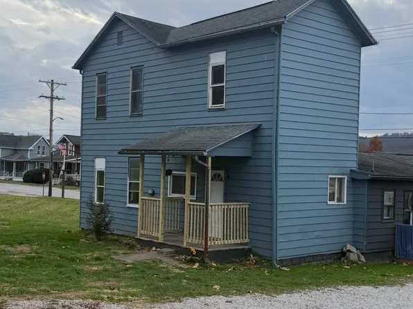 811 3rd St, New Martinsville, WV 26155