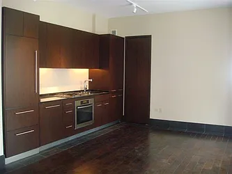 Rented by La Seven Inc.