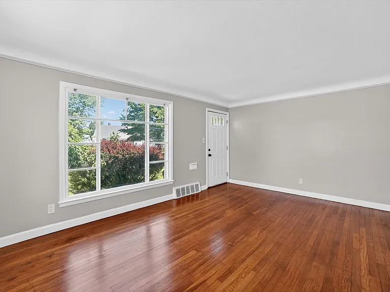 13776 Shady Oak Blvd — Photo 3