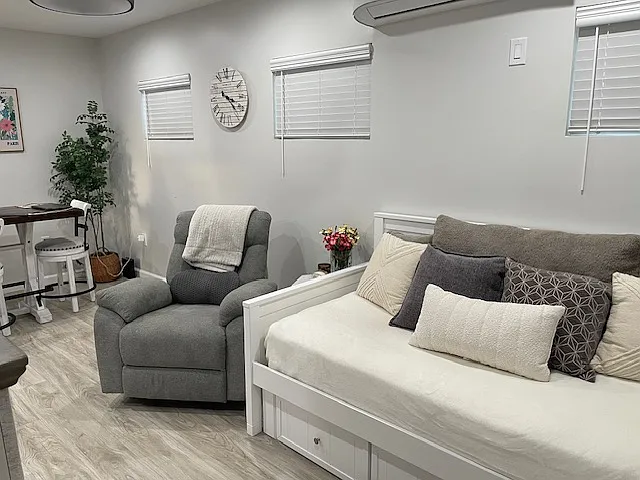 4414 Montair Ave — Photo 11