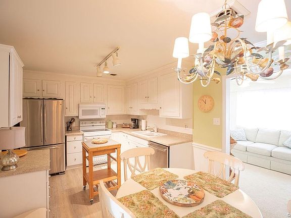 5th image of 8112 Provincetown Dr