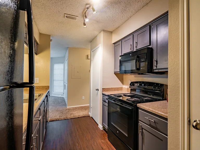 Oak Bend Apartments — Photo 16