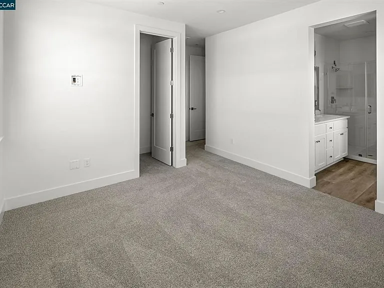 2802 Chattleton Ln — Photo 12