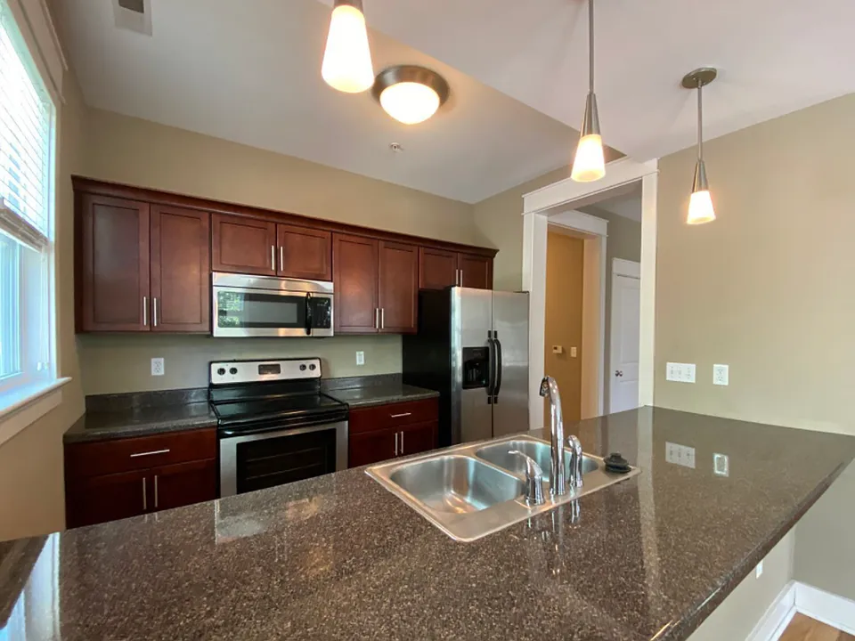 425 E Hillside Dr #1-4