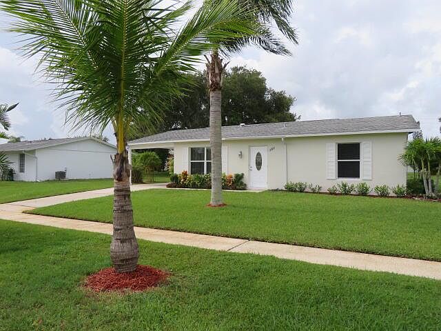 1st image of 262 NE Camelot Dr