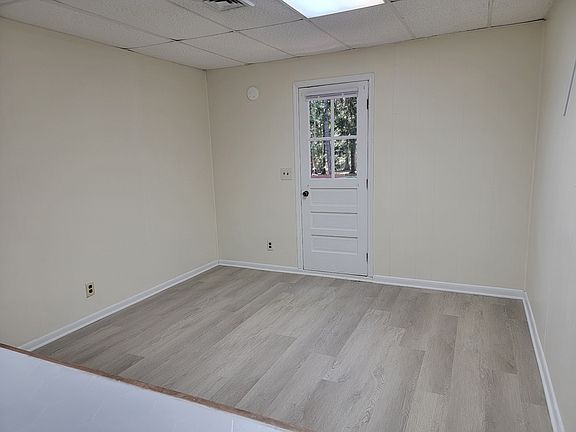 Spacious Dining Area