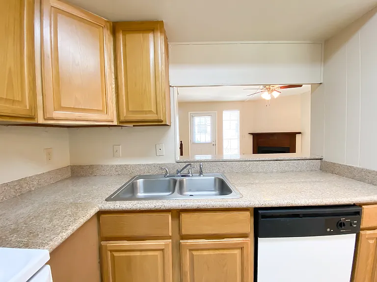 2236B3 Perkins Rd — Photo 9