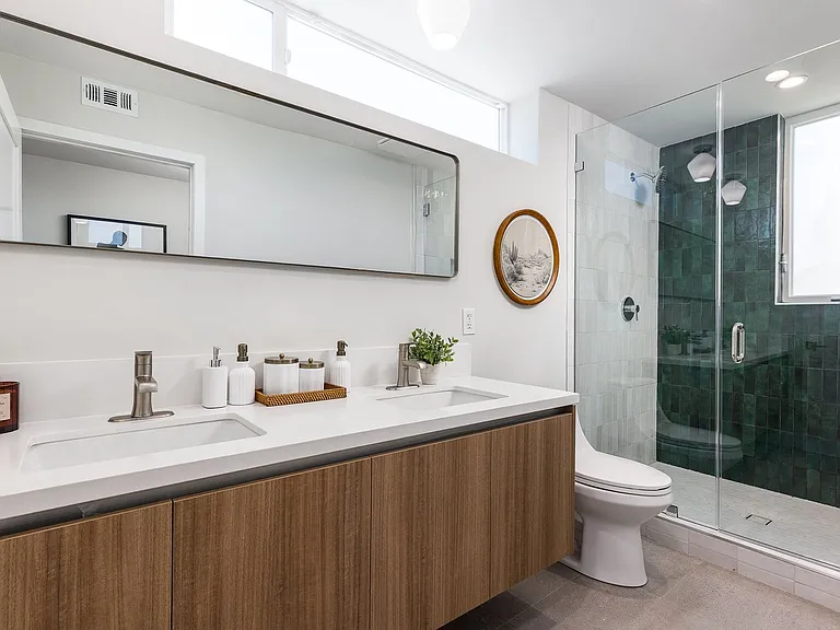 Brand New Luxury 2026 Construction Homes In Silverlake! — Photo 21