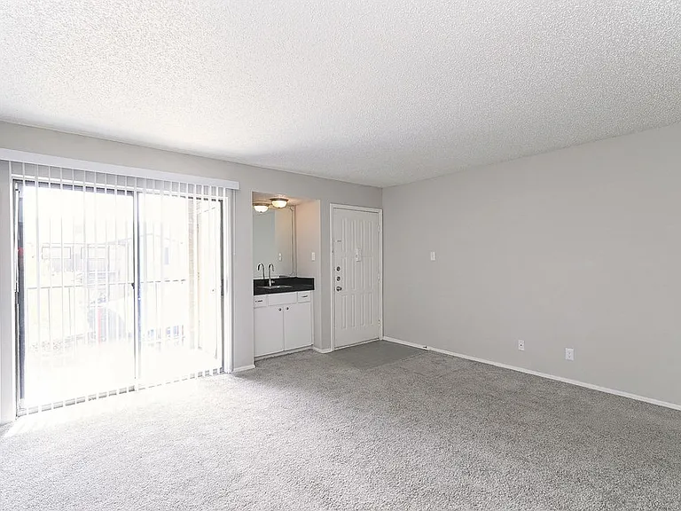 City Summit Apartments — Photo 81