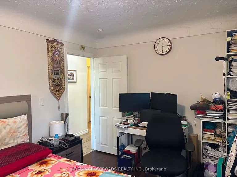 62 Sanders Blvd — Photo 8