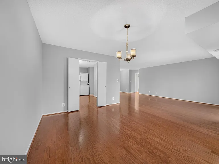8350 Greensboro Dr #422 — Photo 12