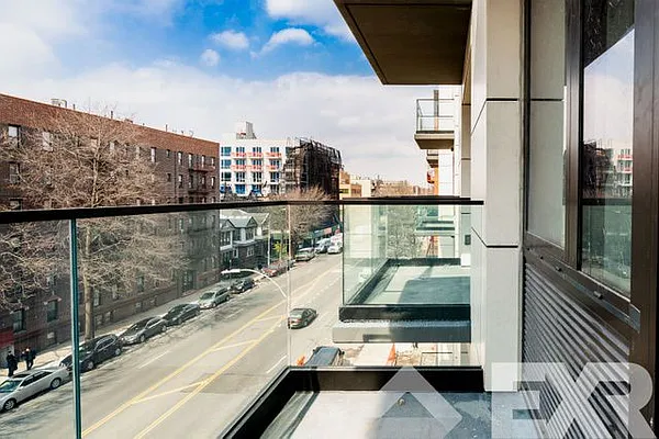 Rented by EXR | media 7