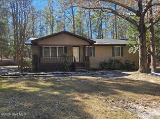 902 Heather Trl, Aberdeen, NC 28315