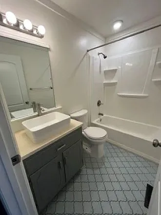 1703 Mayflower Dr #B — Photo 5