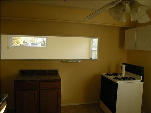 4th image of 2344 Finley Ave