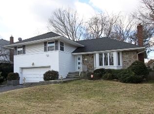 171 Salem Rd, Westbury, NY 11590