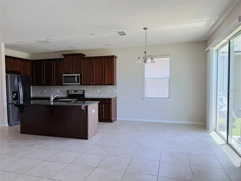 2428 Chateau Loop — Photo 16