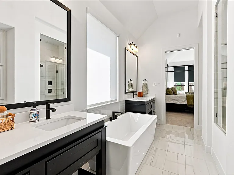 2432 Casia Lndg — Photo 37