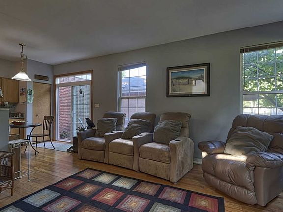 3rd image of 6731 Pine Lake Dr