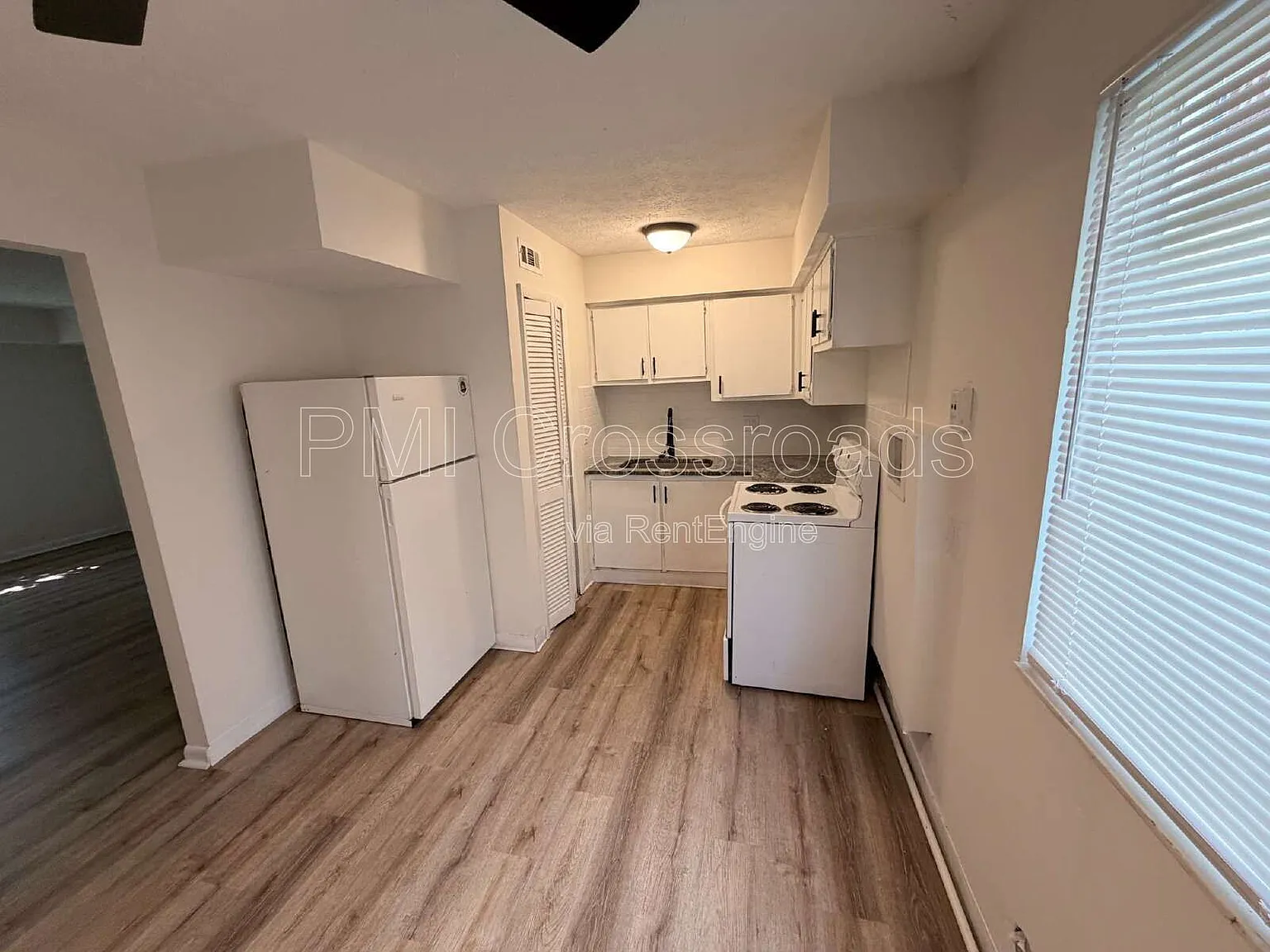 2 bed, 1.0 bath, 1000 sqft, $1,125 — Photo 4