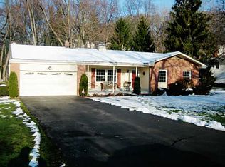 2 Heather Dr, Rochester, NY 14625