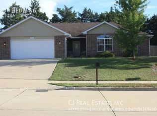 5700 Redwing Dr, Columbia, MO 65202