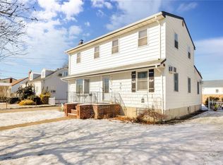 101 Plitt Ave, Farmingdale, NY 11735