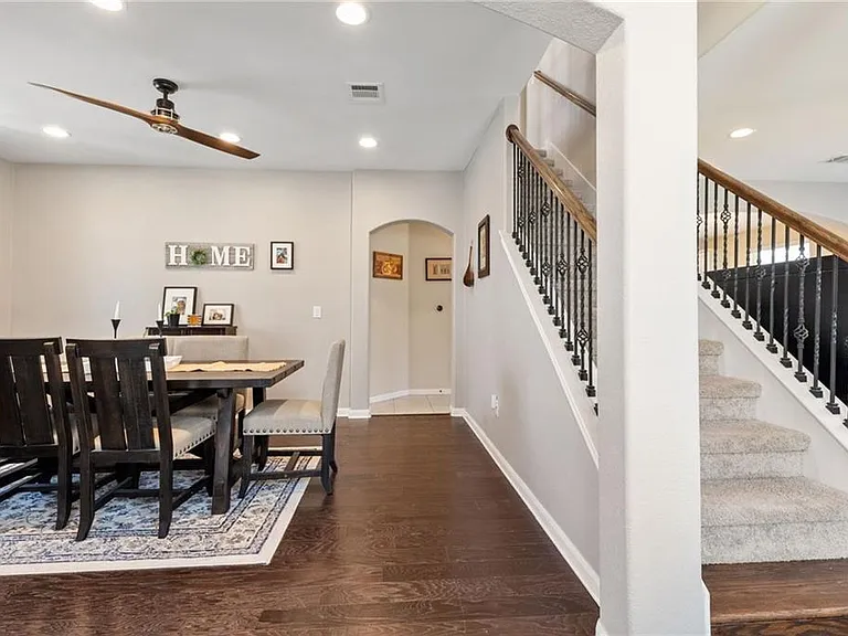 2337 Muzzie Ln — Photo 4