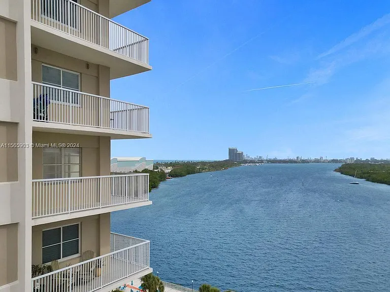 300 Bayview Dr #906 — Photo 2