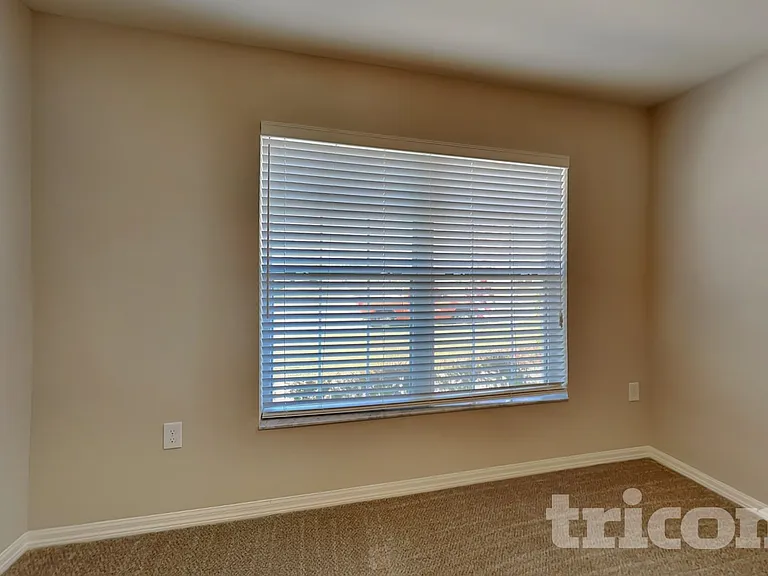 505 Interlock St — Photo 9