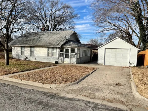 1623 Cedar St, Concordia, KS 66901