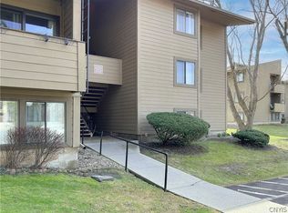 228 Watertree Dr, East Syracuse, NY