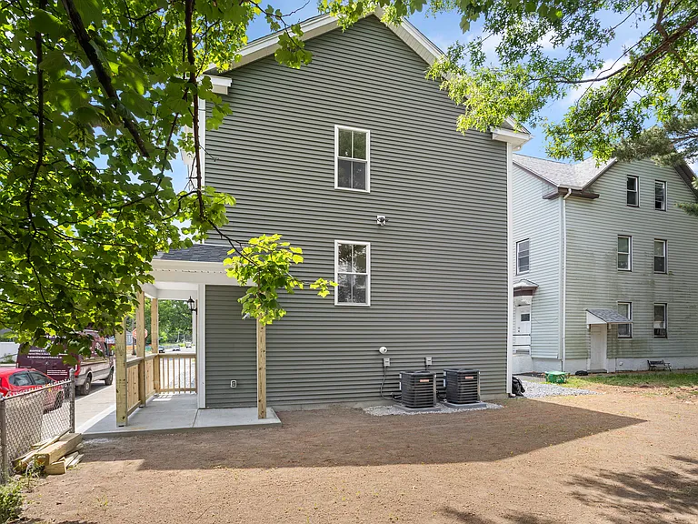 90 Berkshire St #3 — Photo 32