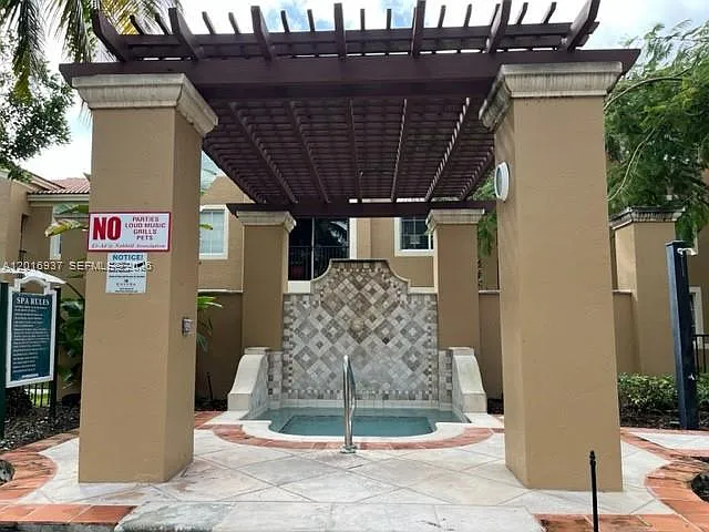 8000 N Nob Hill Rd #206 — Photo 6