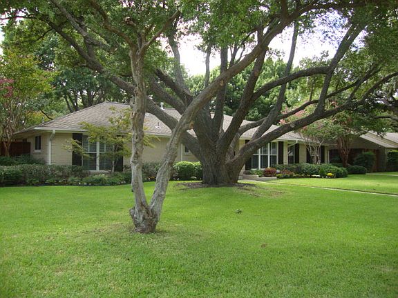 3rd image of 5328 Del Roy Dr
