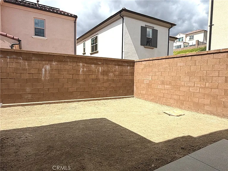 208 Maricopa — Photo 13