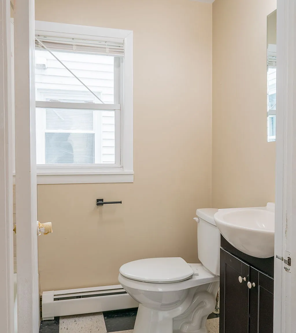 3 bed, 1164 sqft, $2,300 — Photo 4